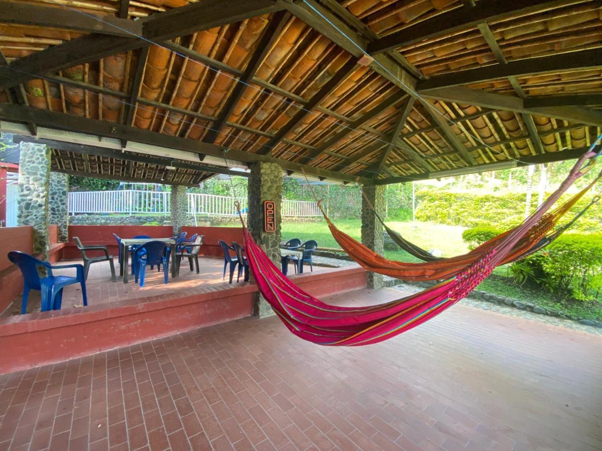 Finca Villa Chalet Del Rio Cali Farm Villa Chalet Cali River Екстериор снимка