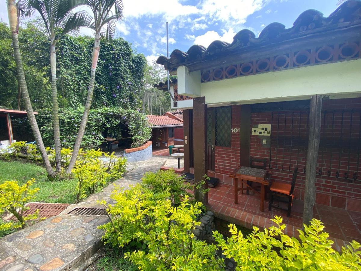 Finca Villa Chalet Del Rio Cali Farm Villa Chalet Cali River Екстериор снимка