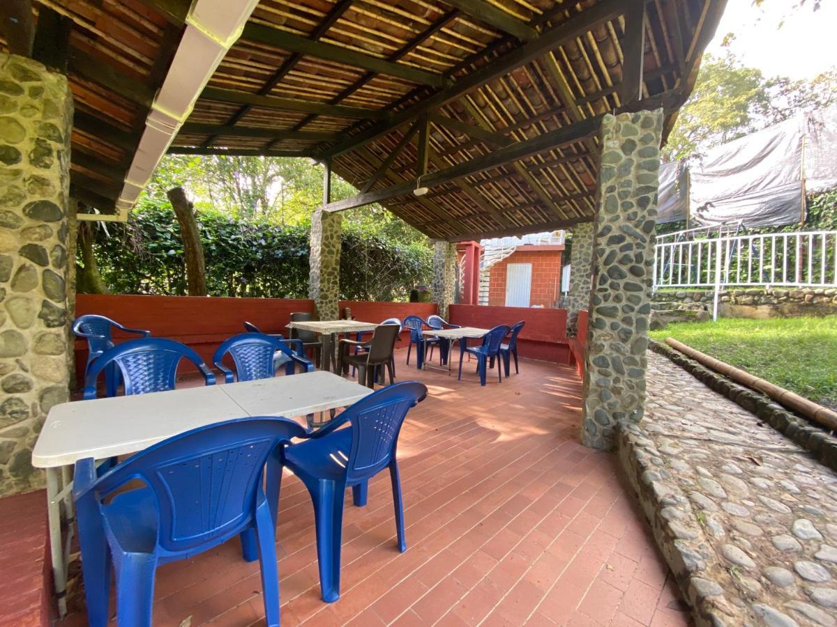 Finca Villa Chalet Del Rio Cali Farm Villa Chalet Cali River Екстериор снимка