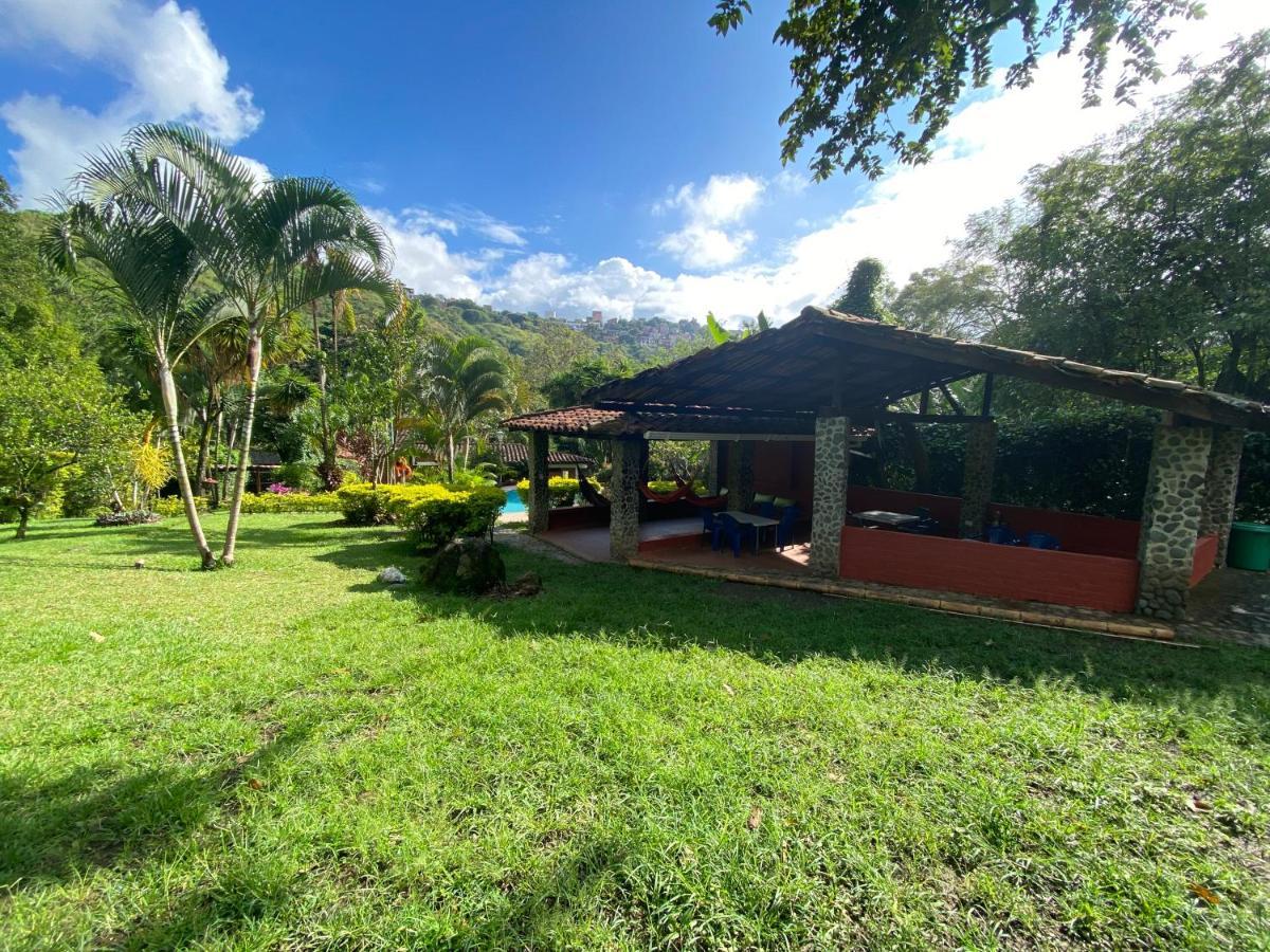 Finca Villa Chalet Del Rio Cali Farm Villa Chalet Cali River Екстериор снимка
