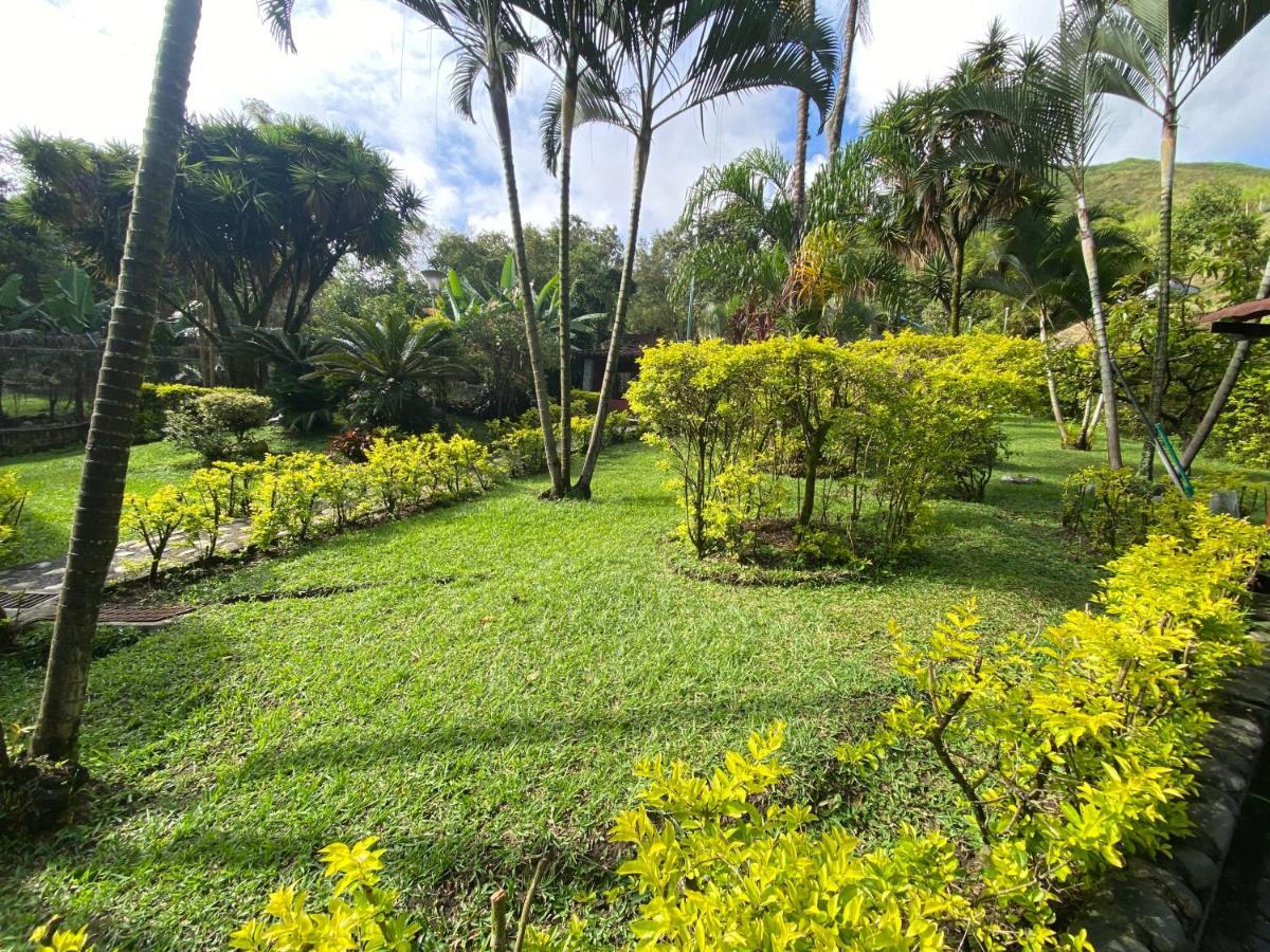 Finca Villa Chalet Del Rio Cali Farm Villa Chalet Cali River Екстериор снимка