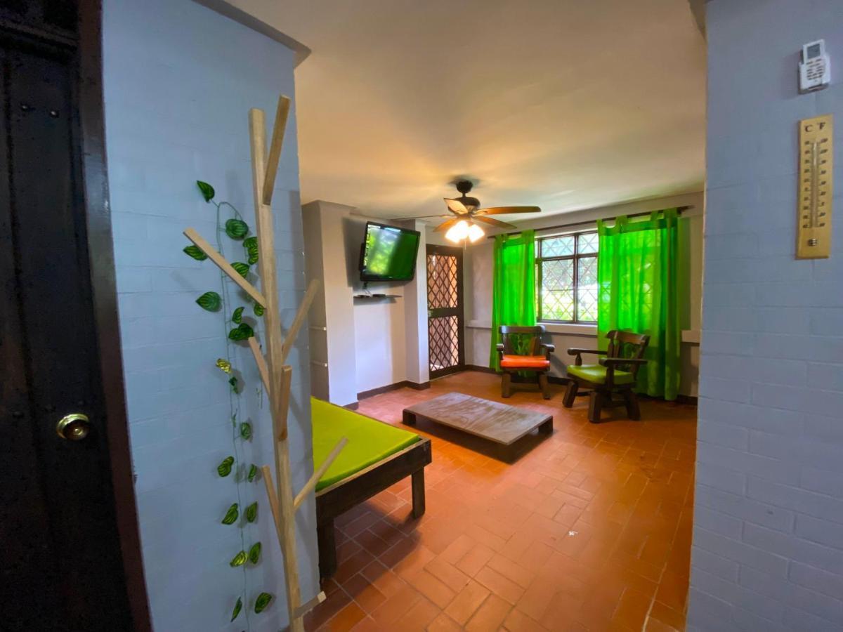 Finca Villa Chalet Del Rio Cali Farm Villa Chalet Cali River Екстериор снимка